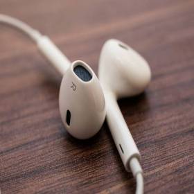 Apple pode estar desenvolvendo novo fone de ouvido com sensor de pressão