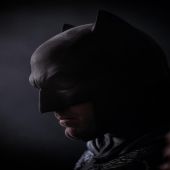 Ben Affleck como Batman em nova imagem oficial