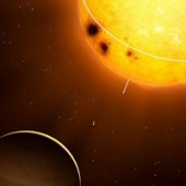 Estrela semelhante ao sol está a ser puxada por planeta gigante