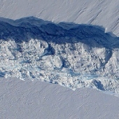 Iceberg gigante separa-se de glaciar antárctico (com video)