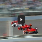 Indianapolis formula indy 4 carros ultrapassam quase juntos