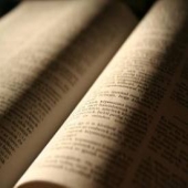 Nova lei pode punir quem defende a bíblia