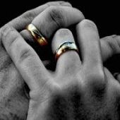 Por que a Aliança de Casamento é Usada na Mão Esquerda?