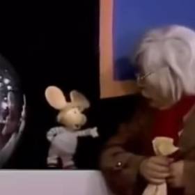 Programa do Ratinho mostrou outro ratinho e trechos de Chapolin