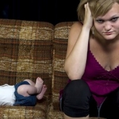 Viver na cidade pode aumentar o risco de depressão pós-parto